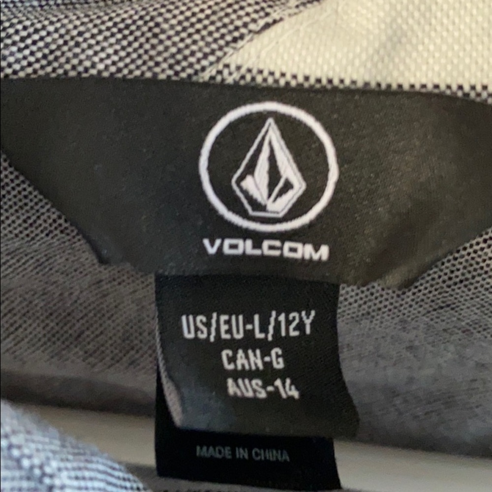 Volcom Button up shirt. - Picture 3 of 5